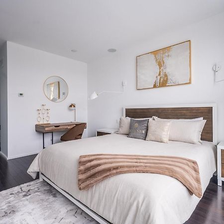 Fancy Downtown House With Hot Tub & Bbq By Globalstay Toronto Kültér fotó