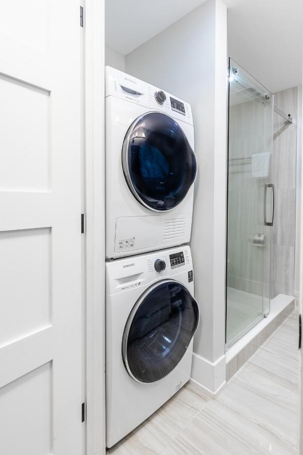 Fancy Downtown House With Hot Tub & Bbq By Globalstay Toronto Kültér fotó
