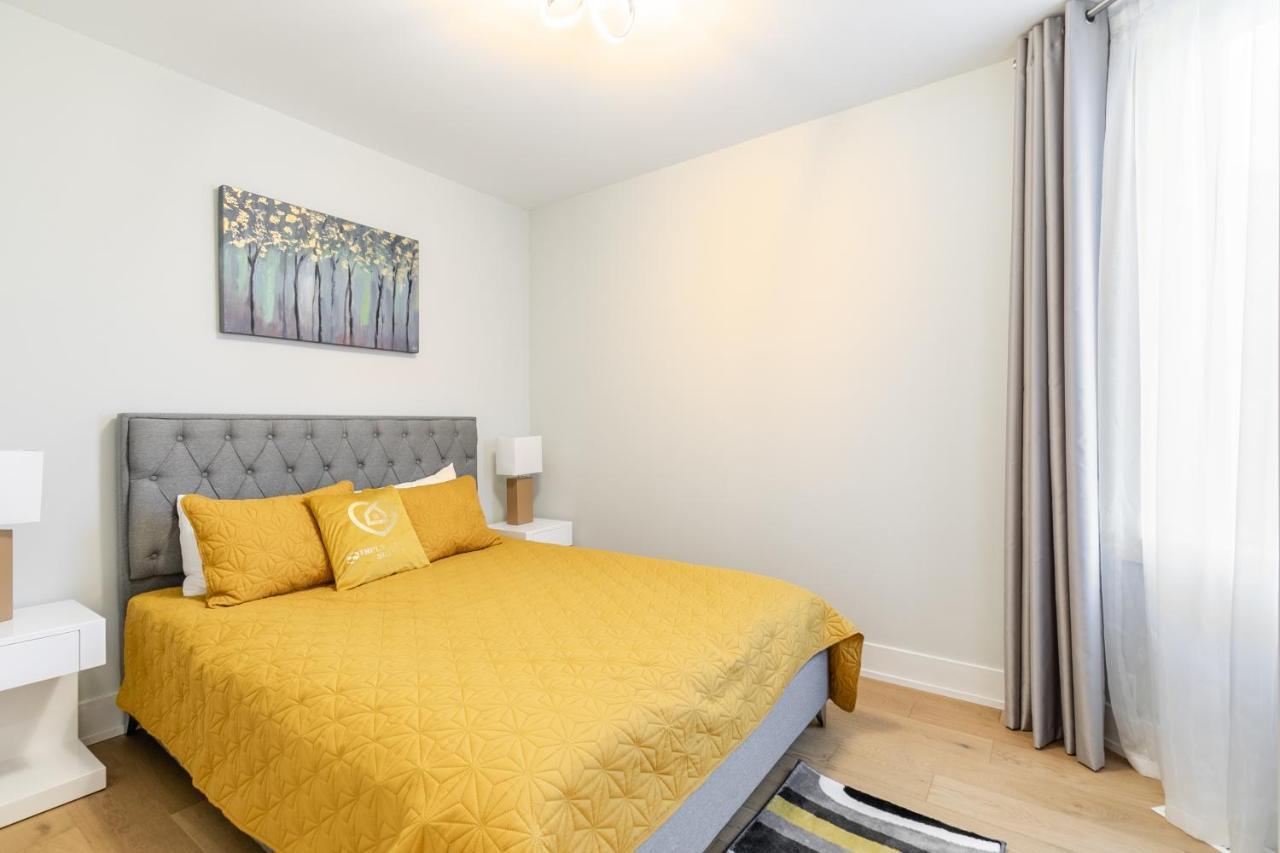 Fancy Downtown House With Hot Tub & Bbq By Globalstay Toronto Kültér fotó