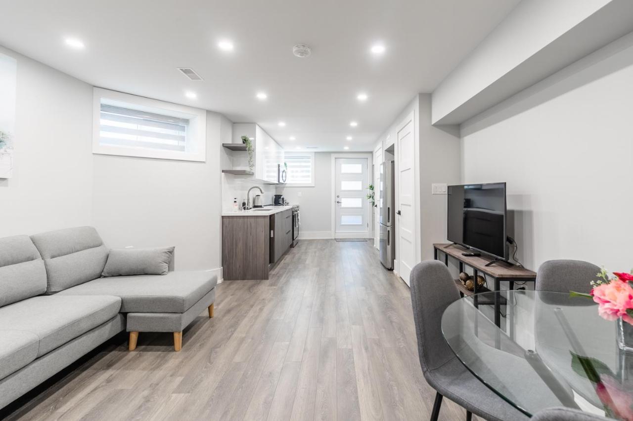 Fancy Downtown House With Hot Tub & Bbq By Globalstay Toronto Kültér fotó