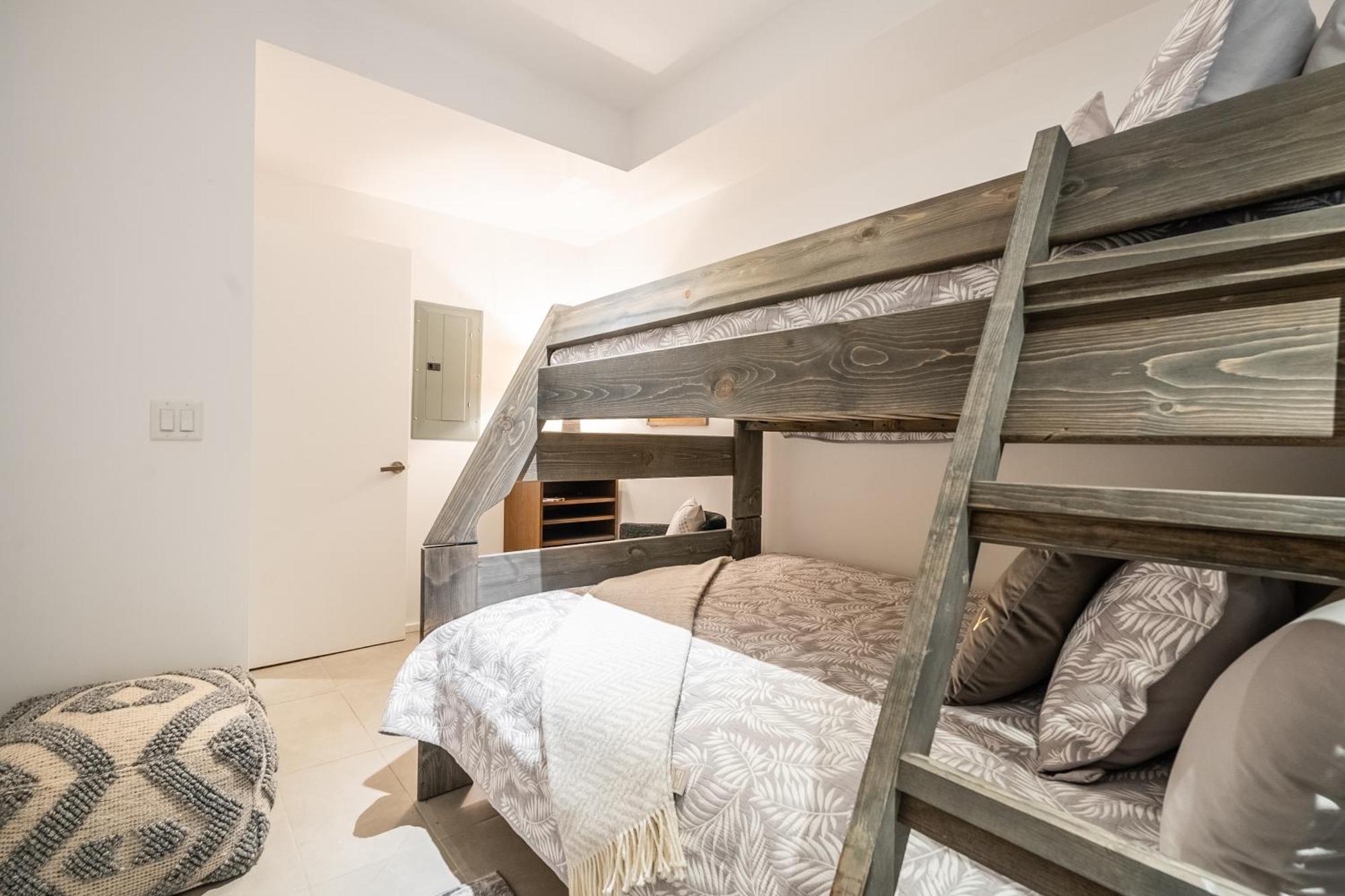 Fancy Downtown House With Hot Tub & Bbq By Globalstay Toronto Kültér fotó